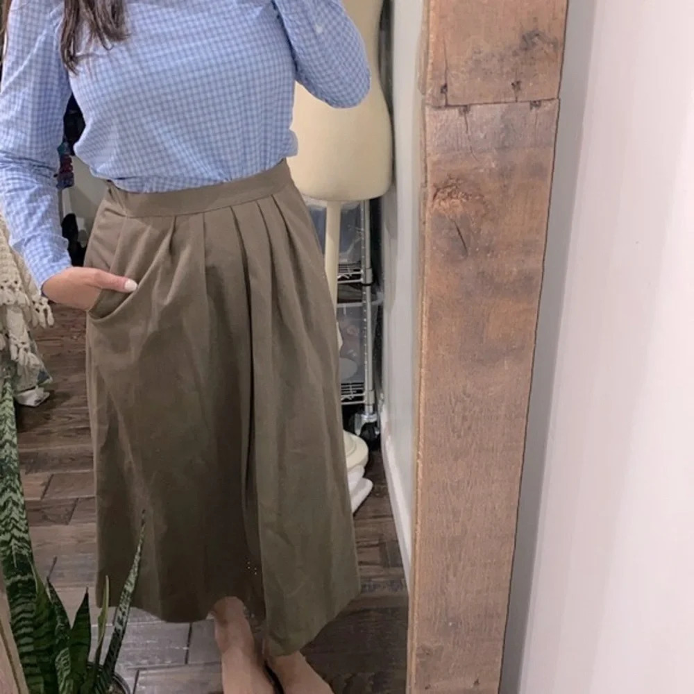 David Harkham international vintage tan pleated skirt size 10 wool